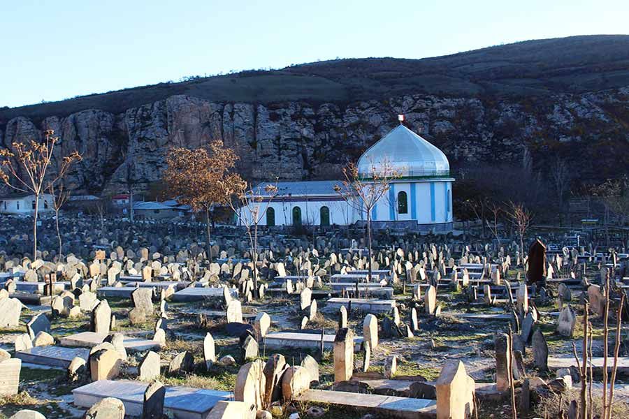 Sefid Chah Cemetery (White Cemetery)