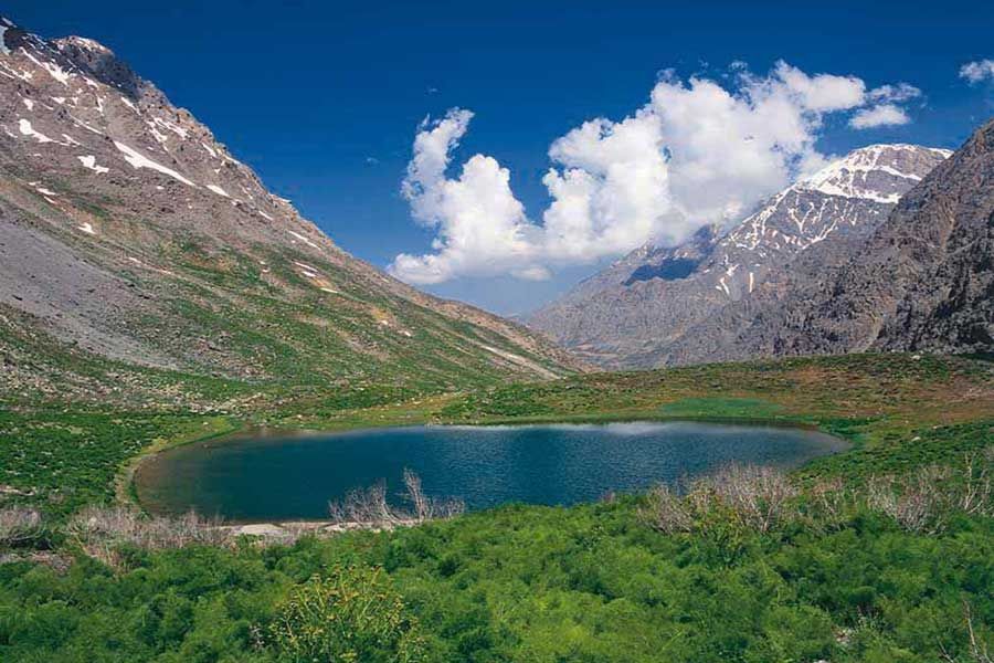 Kuh Gol Lake