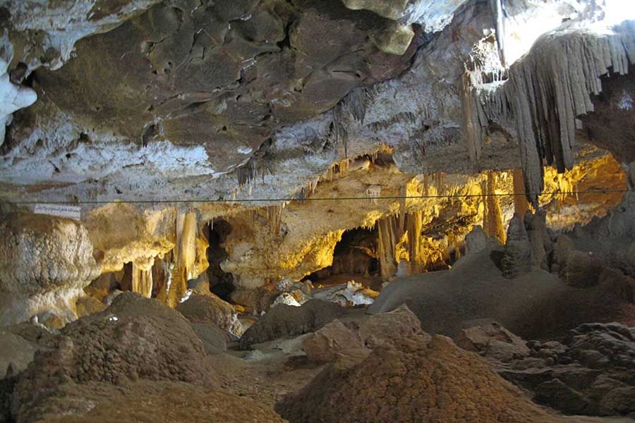 Kataleh-Khor Cave in Zanjan